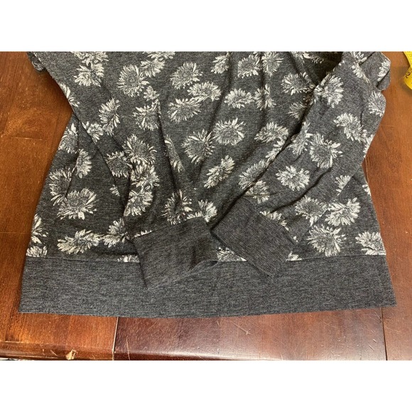 Women's Nollie Sweatshirt Sz S Gray w/White Floral Print lightweight Long sleeve - Picture 8 of 8
